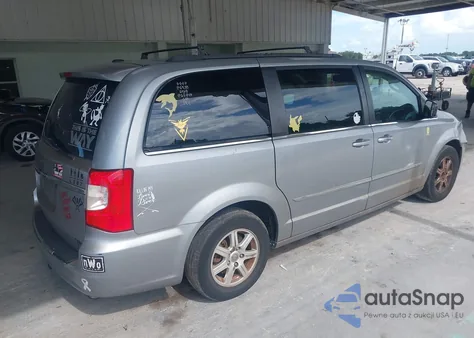 2013 Chrysler Town & Country Touring z USA, uszkodzony, nr VIN 2C4RC1BG0DR658041